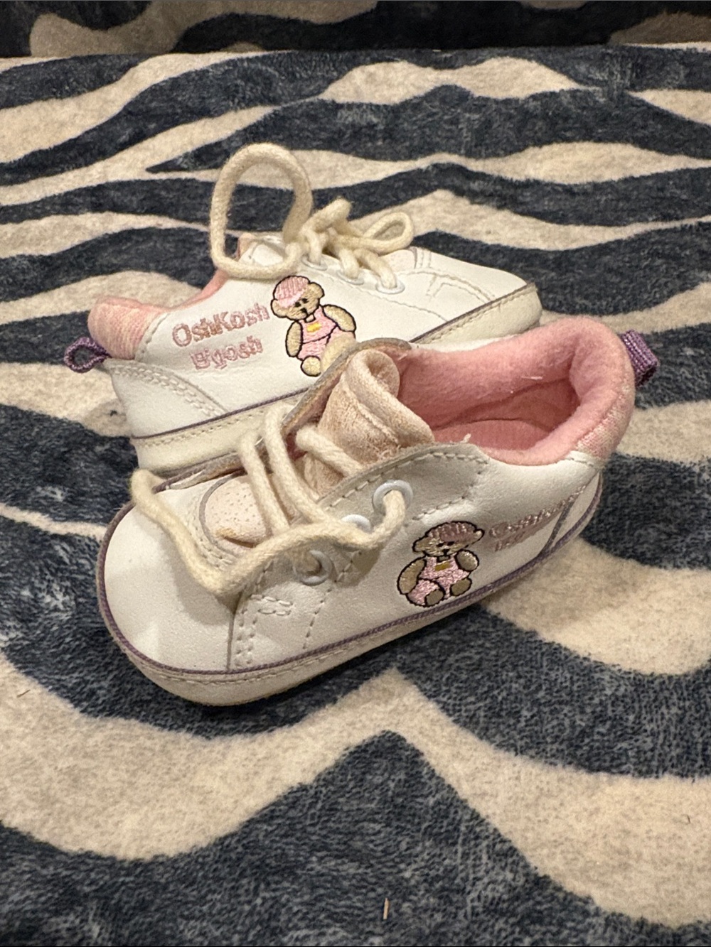VTG 90s Baby B'gosh Victoria Teddy Bear Crib Shoes Size 2